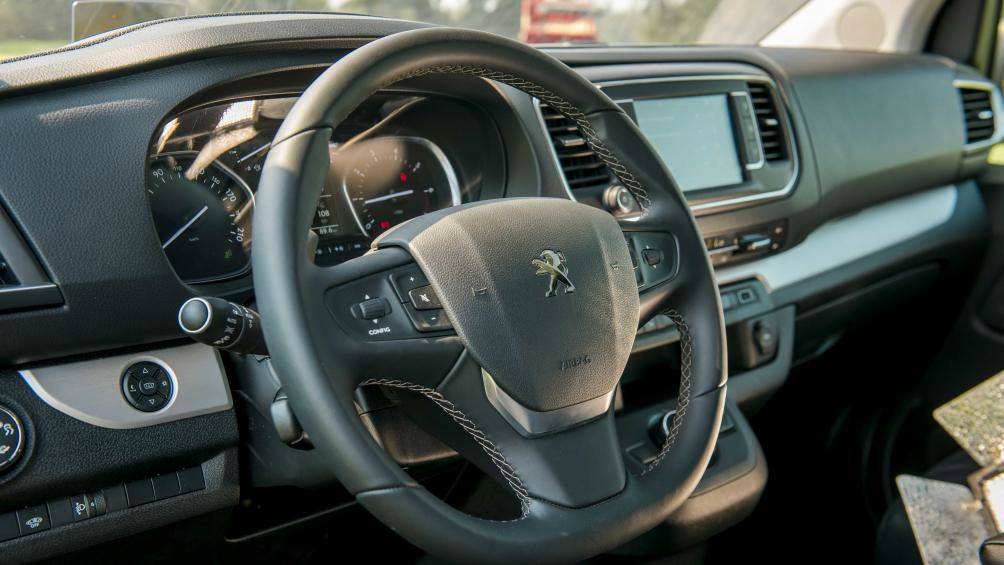 Peugeot Traveller ra mắt thị trường Việt Nam, giá từ 1,7 tỷ đồng