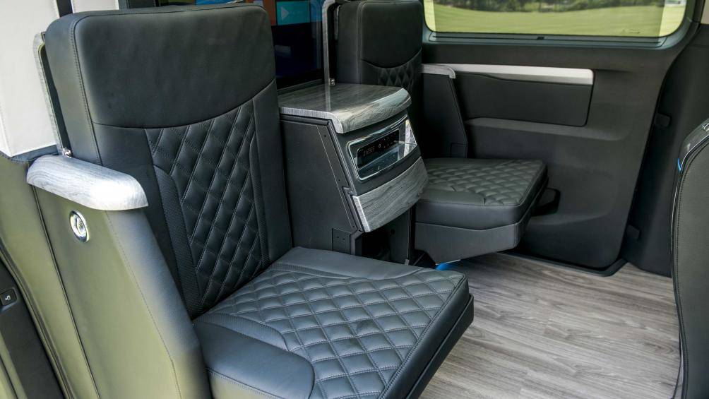 Peugeot Traveller ra mắt thị trường Việt Nam, giá từ 1,7 tỷ đồng
