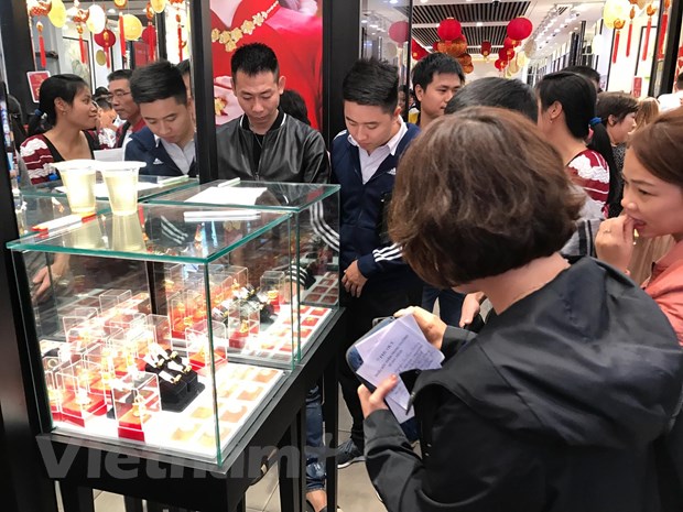 Tỷ giá USD tiếp tục tăng, giá vàng điều chỉnh không đồng nhất