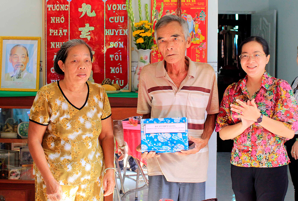 TP. Long Xuyên trao 4 căn nhà và khánh thành Trạm Y tế phường Mỹ Thới