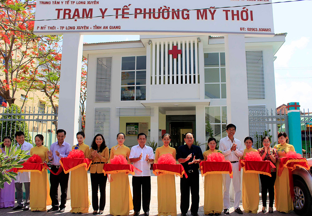 TP. Long Xuyên trao 4 căn nhà và khánh thành Trạm Y tế phường Mỹ Thới