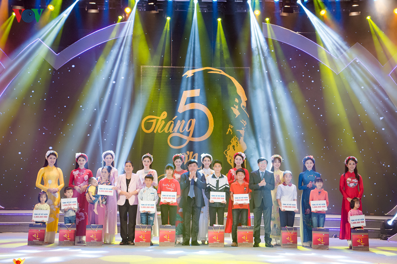 Chương trình nghệ thuật “Tháng 5 ơn Người” tưởng nhớ Chủ tịch Hồ Chí Minh