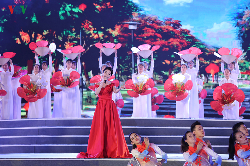 Thủ tướng dự khai mạc Lễ hội Hoa phượng đỏ - Hải Phòng 2019