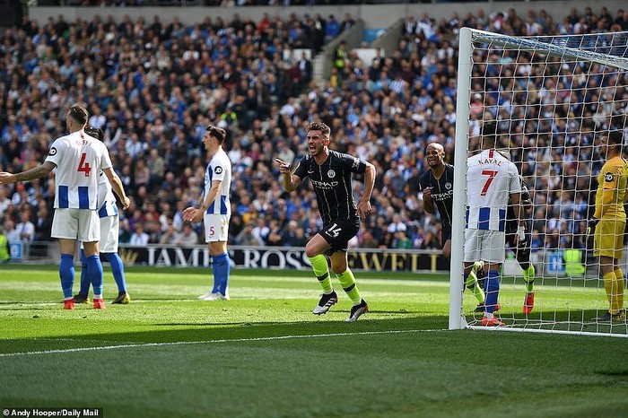 Man City vô địch, số phận quá nghiệt ngã với Liverpool