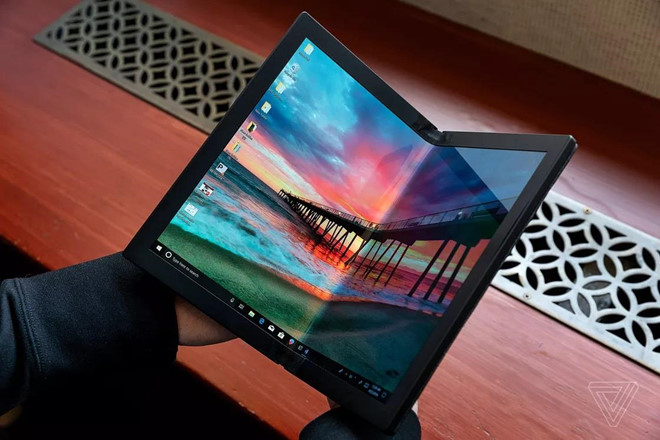 Khi nào mới có laptop màn hình gập đầu tiên trên thế giới?