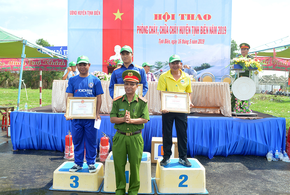 Công ty TNHH MTV Xăng dầu An Giang đoạt hạng nhất Hội thao PCCC huyện Tịnh Biên năm 2019 Công ty TNHH MTV Xăng dầu An Giang đoạt hạng nhất Hội thao PCCC huyện Tịnh Biên năm 2019