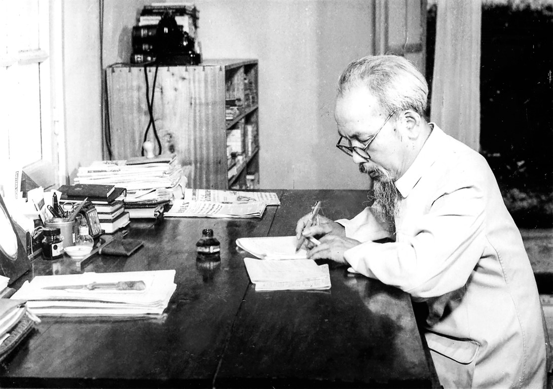 Di chúc Bác Hồ: Cho hôm nay và cho mai sau