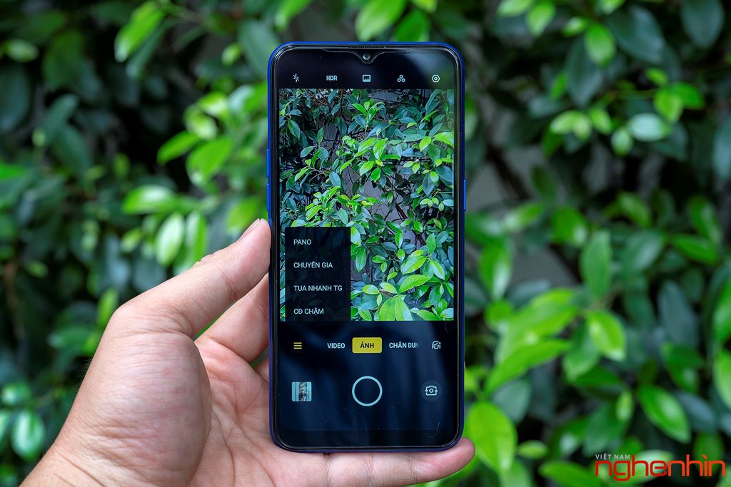 Mở hộp Realme C2 mặt lưng vân kim cương có giá dưới 3 triệu đồng