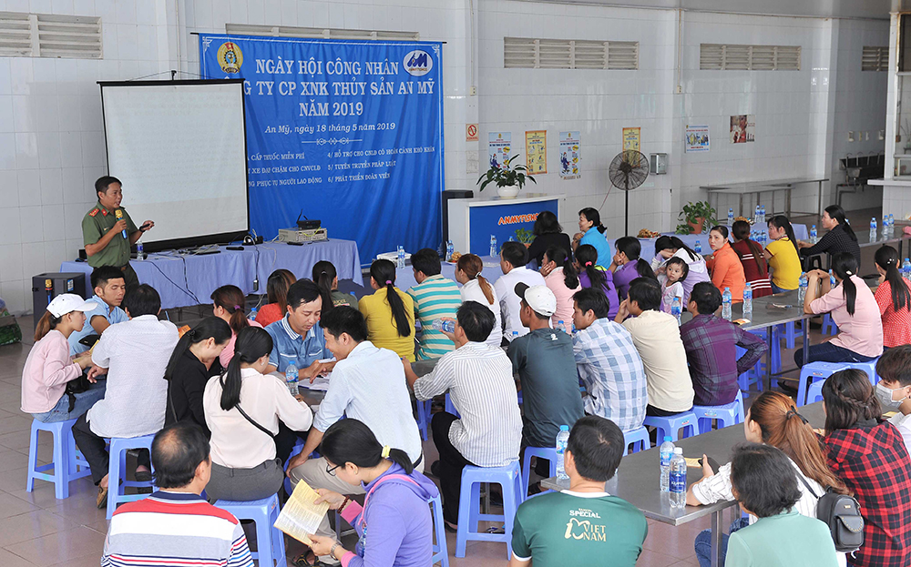 300 công nhân Công ty Cổ phần Xuất nhập khẩu thủy sản An Mỹ được khám bệnh, tư vấn và cấp thuốc miễn phí 300 công nhân Công ty Cổ phần Xuất nhập khẩu thủy sản An Mỹ được khám bệnh, tư vấn và cấp thuốc miễn phí
