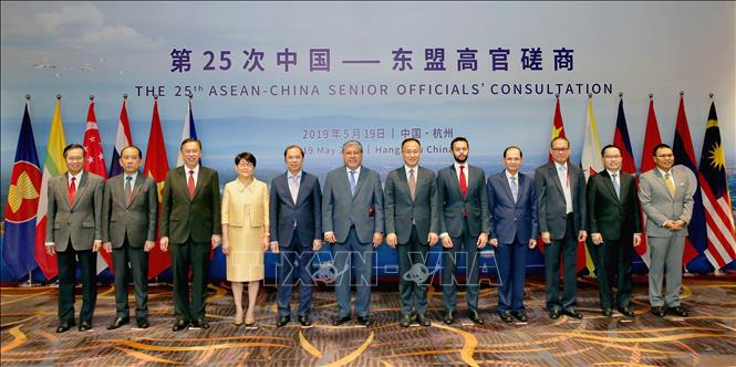 Việt Nam tham dự hội nghị tham vấn cấp cao ASEAN - Trung Quốc