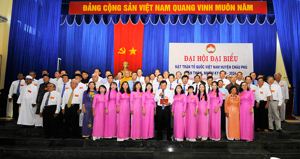 61 đại biểu tham gia Ban Chấp hành UBMTTQ Việt Nam huyện Châu Phú, nhiệm kỳ 2019-2024 61 vị tham gia Ban Chấp hành UBMTTQ Việt Nam huyện Châu Phú, nhiệm kỳ 2019-2024