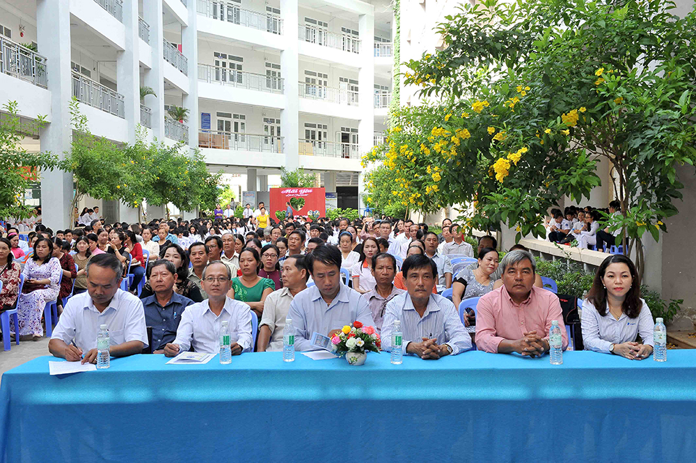Trường PTTH Long Xuyên tổng kết năm học 2018- 2019 Trường PTTH Long Xuyên tổng kết năm học 2018- 2019