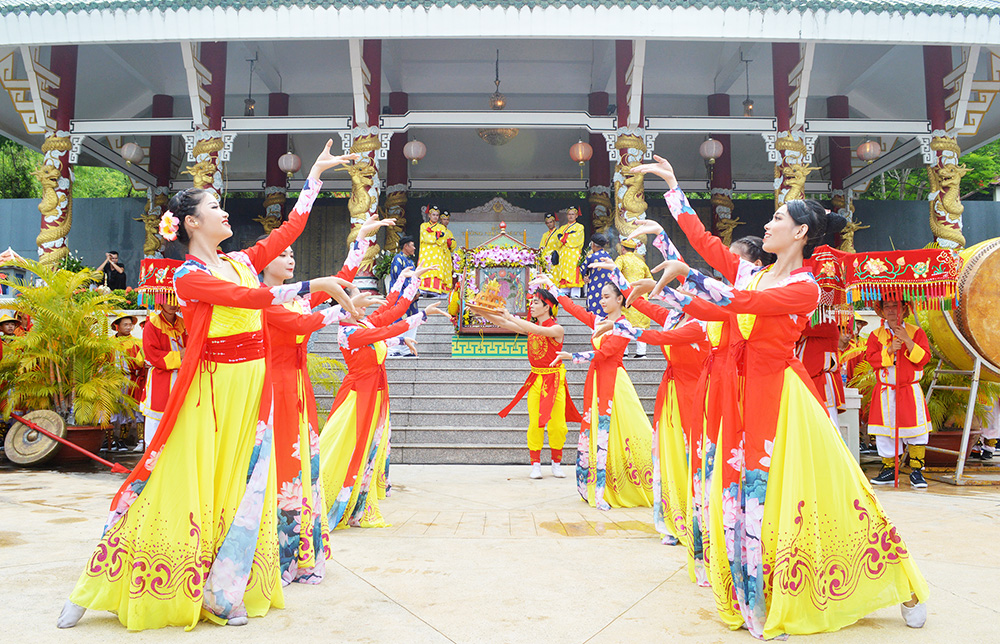 Khai hội Vía Bà Chúa Xứ núi Sam năm 2019
