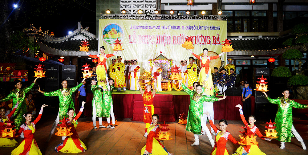 Khai hội Vía Bà Chúa Xứ núi Sam năm 2019