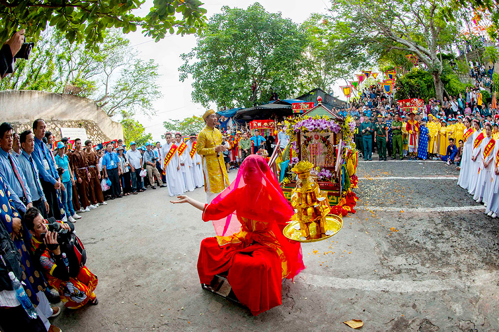 Khai hội Vía Bà Chúa Xứ núi Sam năm 2019