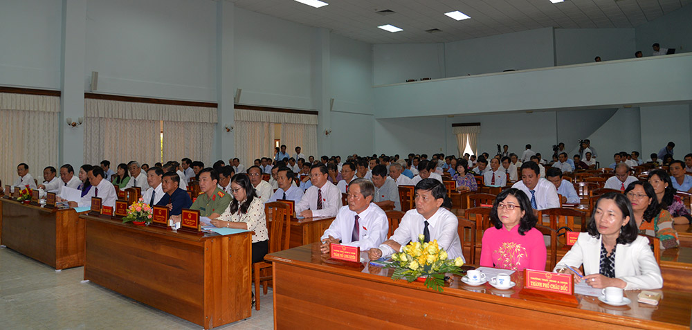 HĐND tỉnh khóa IX bầu ông Nguyễn Thanh Bình giữ chức Chủ tịch UBND tỉnh, nhiệm kỳ 2016-2021