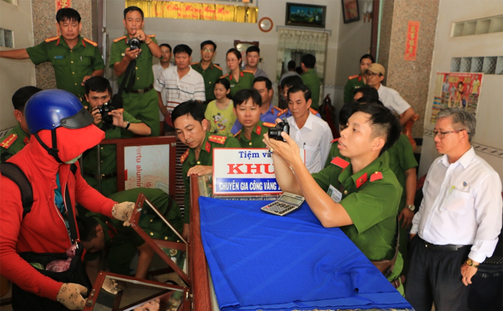 Thực nghiệm điều tra vụ "Giết người, cướp tài sản" tại tiệm vàng "Khuê"