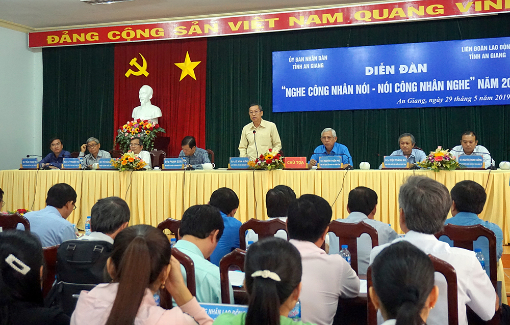 “Nghe công nhân nói - Nói công nhân nghe”
