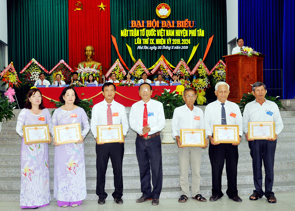 Đại hội đại biểu MTTQ Việt Nam huyện Phú Tân lần thứ IX kết thúc thành công tốt đẹp