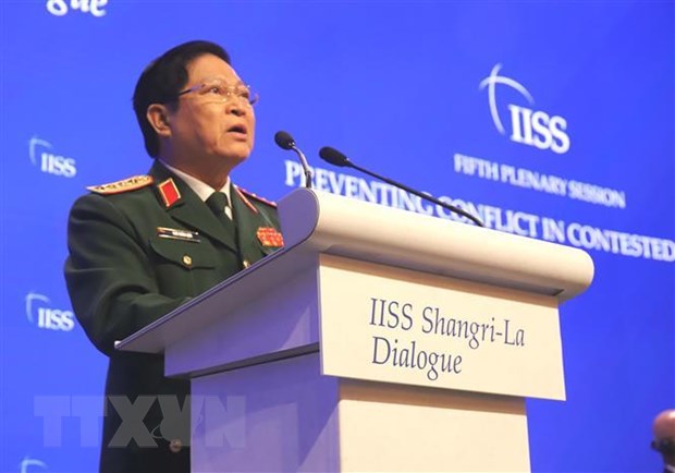 Bộ trưởng Quốc phòng Ngô Xuân Lịch nêu quan điểm giải quyết tranh chấp