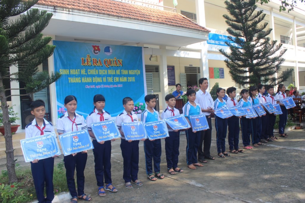 Chợ Mới ra quân Sinh hoạt hè, Chiến dịch “Hè tình nguyện” và Tháng hành động vì trẻ em