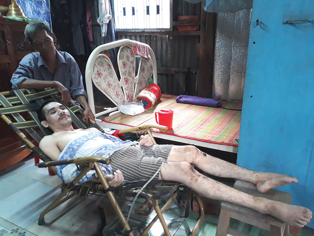 Hoàn cảnh thương tâm của thanh niên nghèo bị tai nạn lao động Hoàn cảnh thương tâm của thanh niên nghèo bị tai nạn lao động