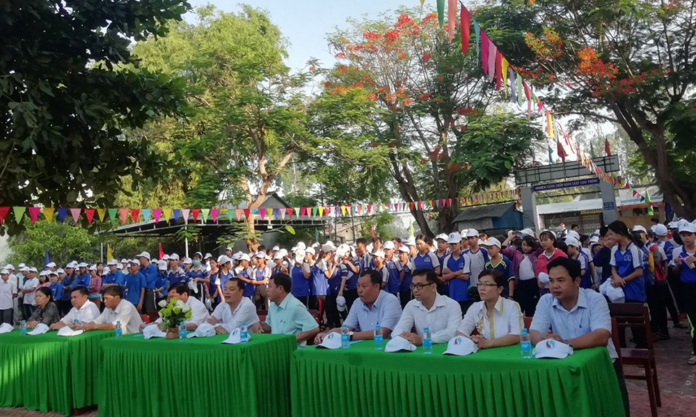 Phú Tân mít- tinh hưởng ứng ngày môi trường thế giới Phú Tân mít- tinh hưởng ứng ngày môi trường thế giới