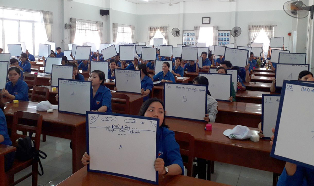 Phú Tân mít- tinh hưởng ứng ngày môi trường thế giới Phú Tân mít- tinh hưởng ứng ngày môi trường thế giới