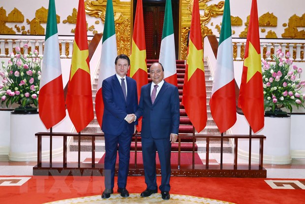 Thủ tướng Nguyễn Xuân Phúc đón, hội đàm với Thủ tướng Italy