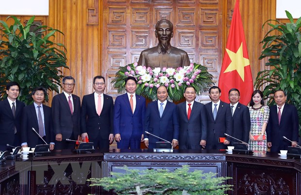 Thủ tướng Nguyễn Xuân Phúc tiếp Chủ tịch Tập đoàn SK Hàn Quốc
