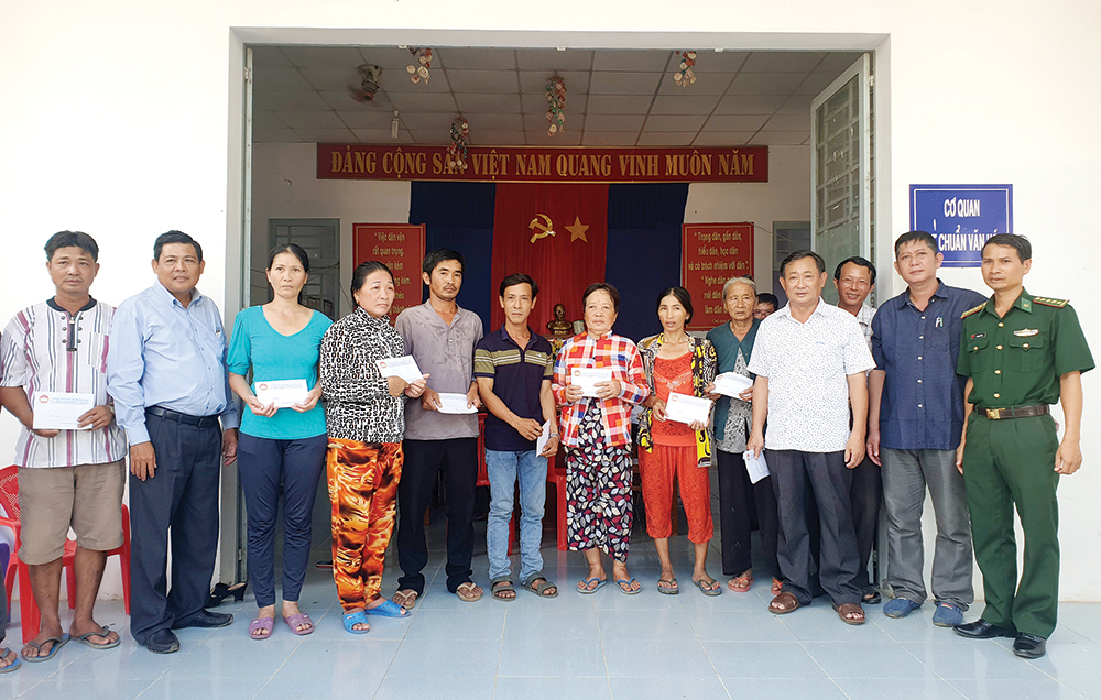 An Phú khẩn trương khắc phục thiệt hại do lốc xoáy