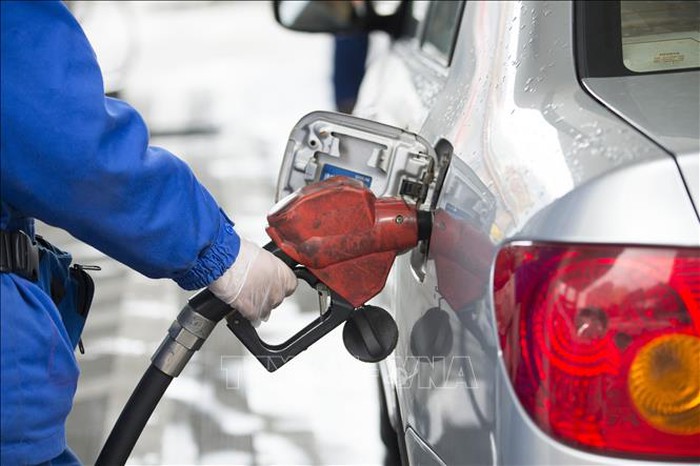 Giá dầu thế giới tăng gần 2%