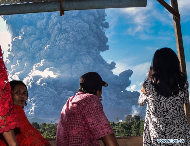 Indonesia ra cảnh báo sau khi núi lửa Sinabung phun trào dữ dội