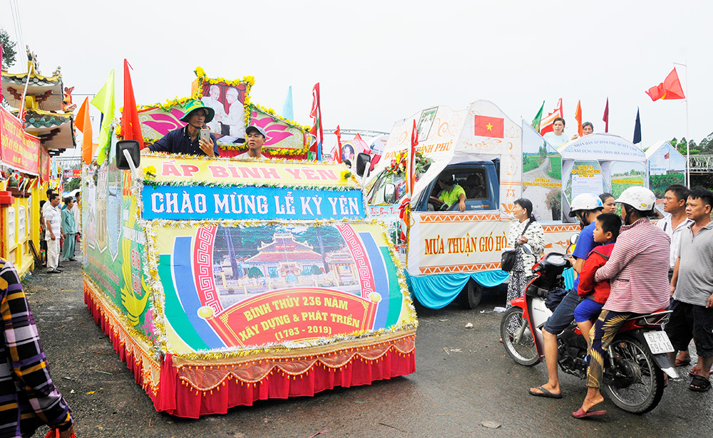 Nhộn nhịp Lễ Kỳ yên Đình thần Bình Thủy