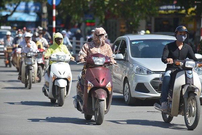 Đêm nay Bắc bộ mưa giông, chấm dứt nắng nóng dài ngày