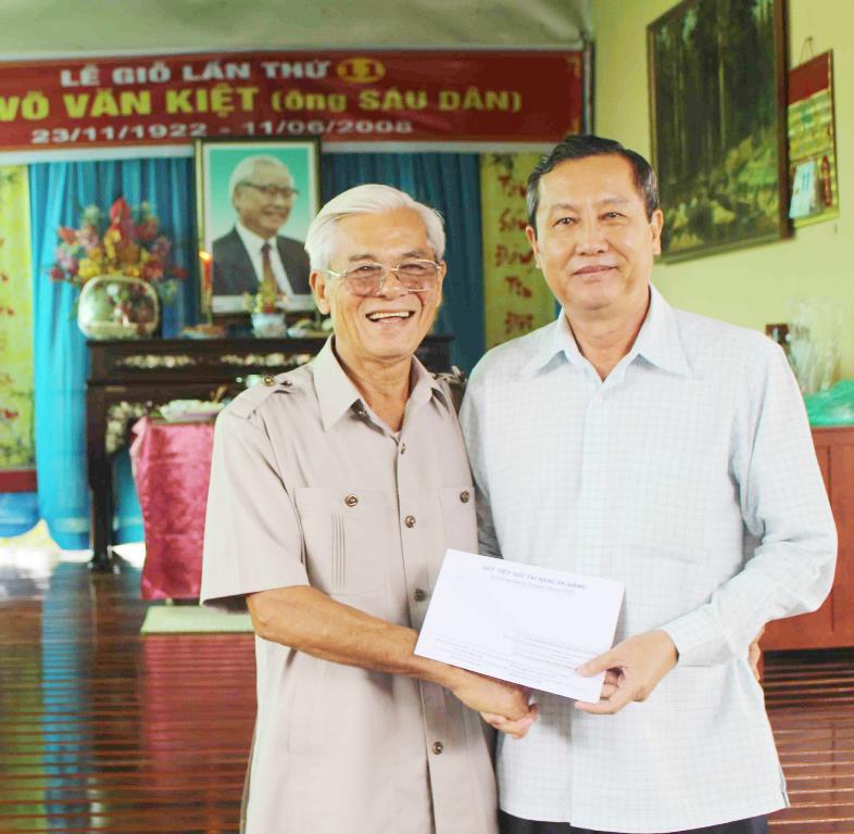 Quỹ Tiếp sức tài năng An Giang: Trao hỗ trợ chi phí học tập và vốn sản xuất kinh doanh