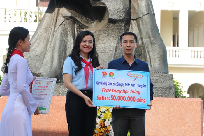 Khai mạc Liên hoan thiếu nhi vượt khó học giỏi toàn quốc năm 2019