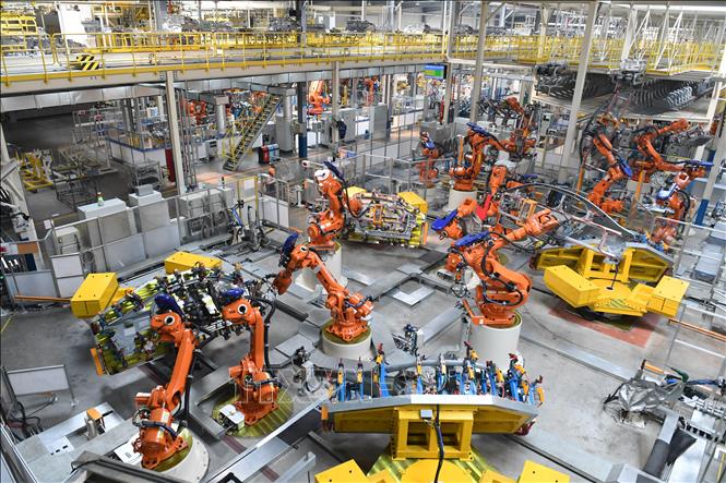 Giới chuyên gia: Robot sẽ không thể thay thế hoàn toàn con người trong tương lai