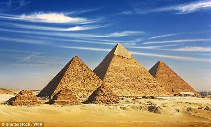 Giật mình đại kim tự tháp Giza có dấu vết người ngoài hành tinh?