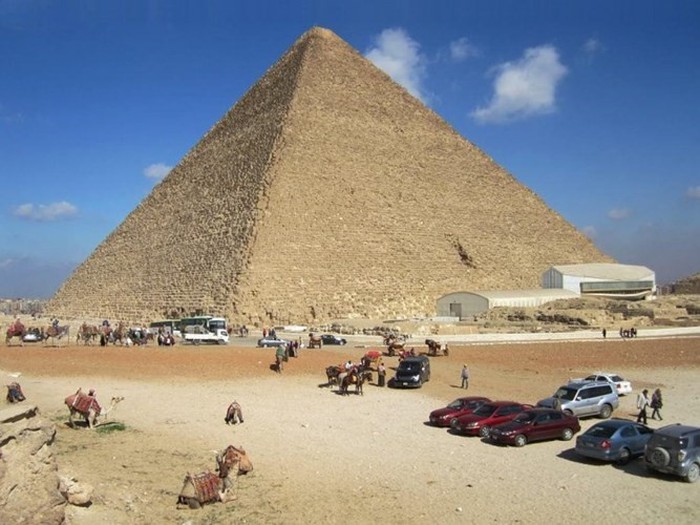 Giật mình đại kim tự tháp Giza có dấu vết người ngoài hành tinh?