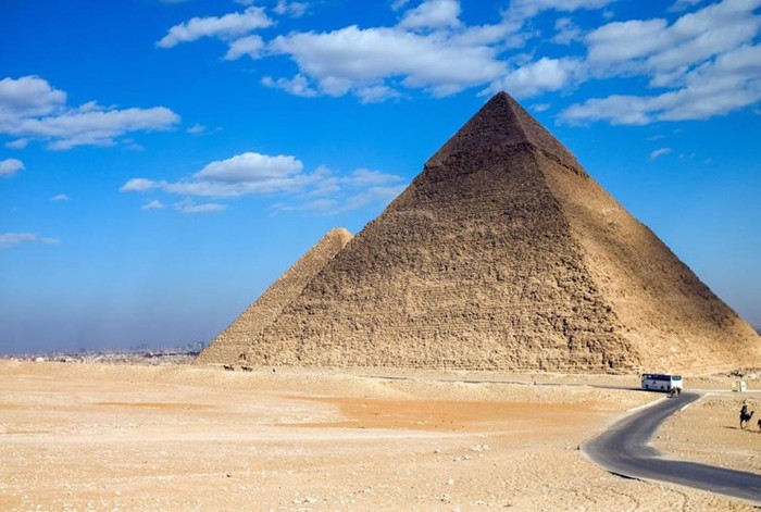 Giật mình đại kim tự tháp Giza có dấu vết người ngoài hành tinh?