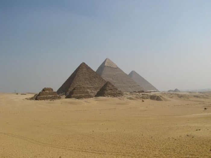 Giật mình đại kim tự tháp Giza có dấu vết người ngoài hành tinh?