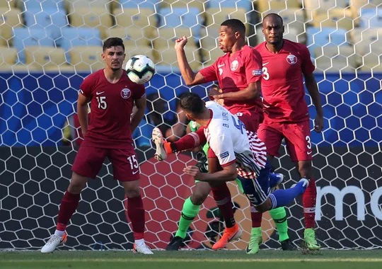 Ngược dòng cầm hòa Paraguay, Qatar gây sốc Copa America