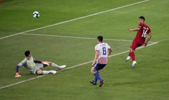 Ngược dòng cầm hòa Paraguay, Qatar gây sốc Copa America
