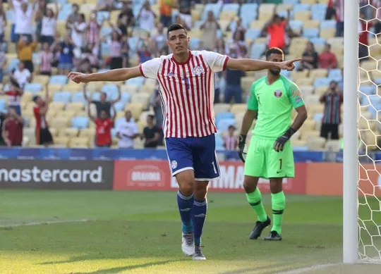 Ngược dòng cầm hòa Paraguay, Qatar gây sốc Copa America
