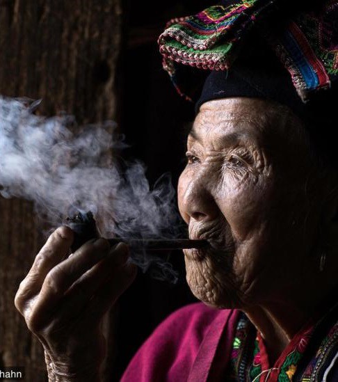 Nhiếp ảnh gia người Pháp chụp chân dung những người phụ nữ Việt đăng trên BBC, khiến cả thế giới bất ngờ