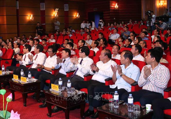 Phó Thủ tướng Vũ Đức Đam chúc mừng người làm báo cả nước nhân dịp 21-6