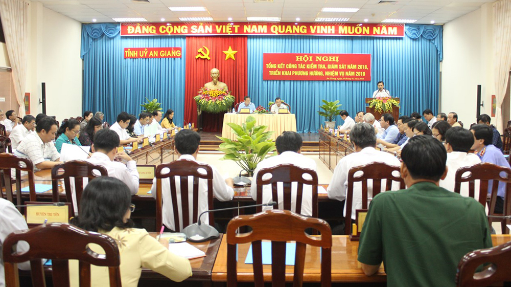 Đổi mới cách làm để phòng, chống tham nhũng hiệu quả - Kỳ 2: Đẩy mạnh phòng, chống tham nhũng; kiểm tra, giám sát, thi hành kỷ luật Đổi mới cách làm để phòng, chống tham nhũng hiệu quả - Kỳ 2: Đẩy mạnh phòng, chống tham nhũng; kiểm tra, giám sát, thi hành kỷ luật
