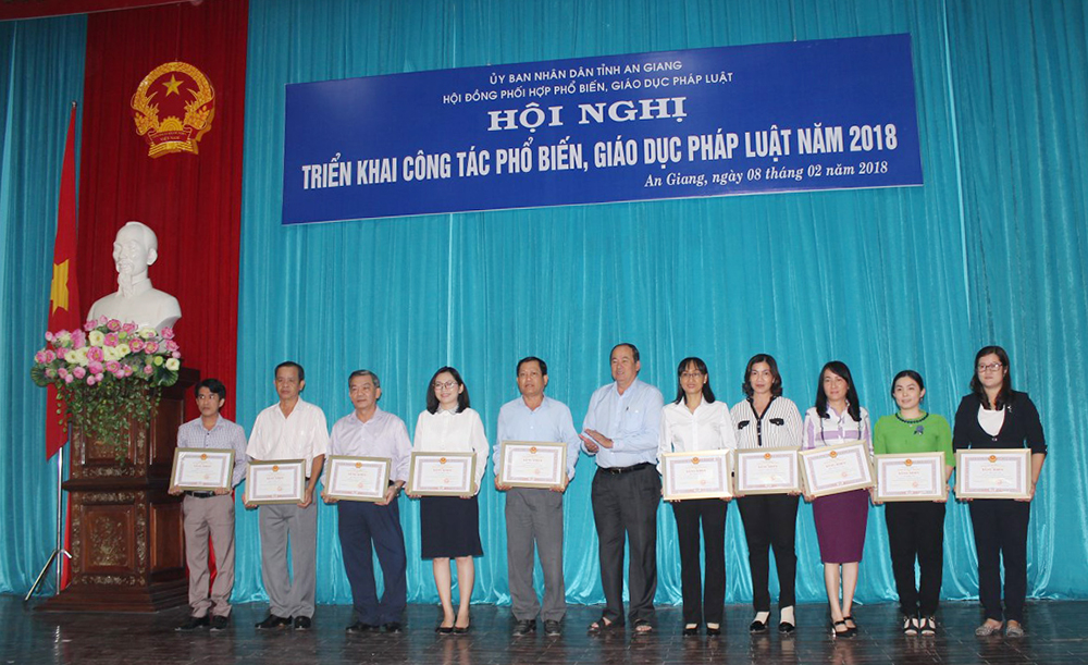 Đổi mới cách làm để phòng, chống tham nhũng hiệu quả - Kỳ 3: Bài học kinh nghiệm Đổi mới cách làm để phòng, chống tham nhũng hiệu quả - Kỳ 3: Bài học kinh nghiệm