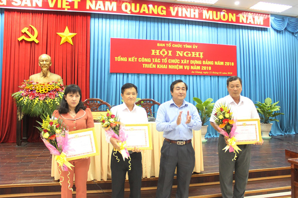 Đổi mới cách làm để phòng, chống tham nhũng hiệu quả - Kỳ 1: An Giang đứng đầu cả nước trong công tác phòng, chống tham nhũng Đổi mới cách làm để phòng, chống tham nhũng hiệu quả - Kỳ 1: An Giang đứng đầu cả nước trong công tác phòng, chống tham nhũng